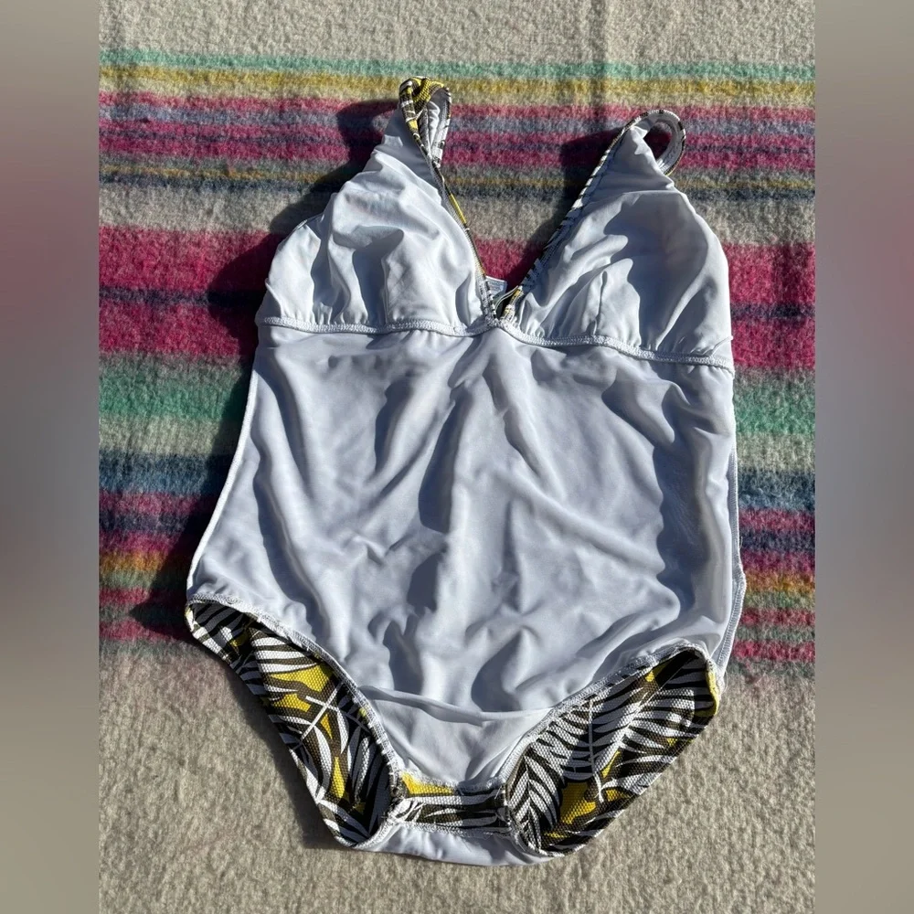 SEA LEVEL Green Palmhouse Panel Line Swimsuit‎ - Picture 8 of 8